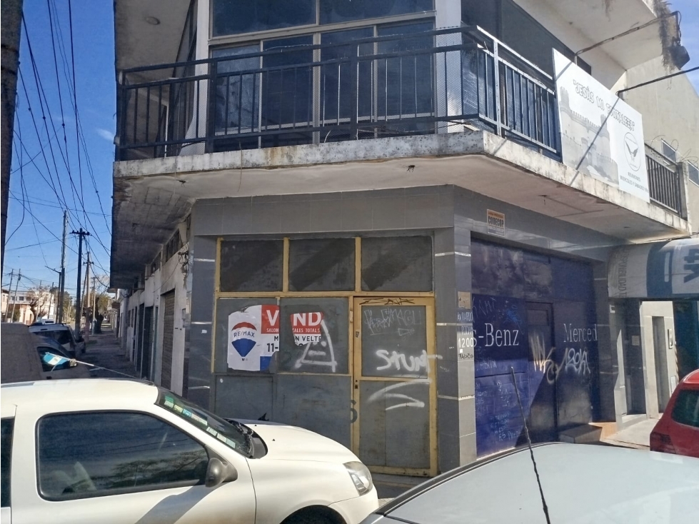 BLOQUE EN VENTA DE 3 LOCALES Y SALON DE FIESTAS CON TERRAZA EN BERNAL. - 2