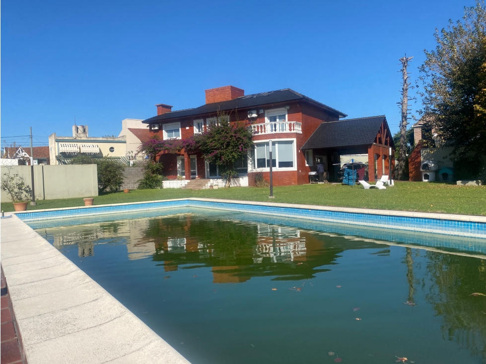 Casa en VENTA cuatro dormitorios Ringuelet