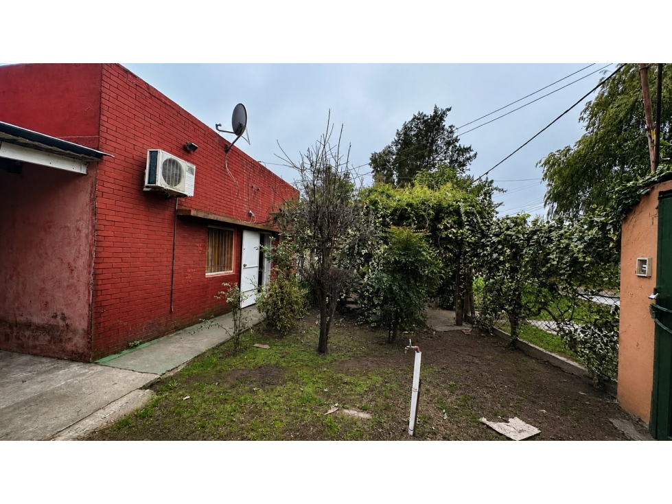 Casa con amplio lote en venta en Villa Elvira - 4