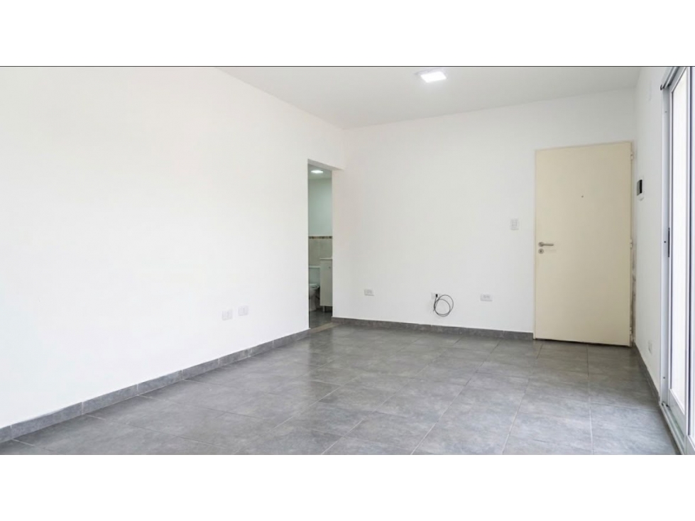 Departamento en venta con cochera y patio — foto 4