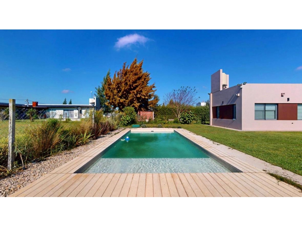 Casa venta 4 dormitorios 185 y 83 Barrio El Remanso
