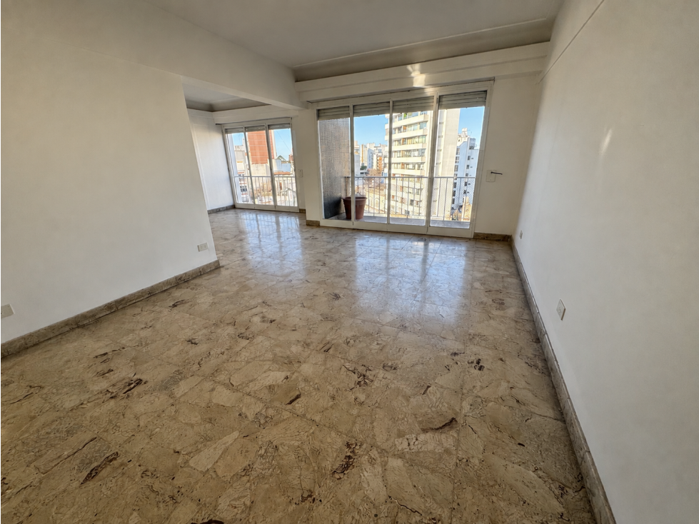 DEPARTAMENTO DE CATEGORIA EN VENTA, LA PLATA APTO BANCO