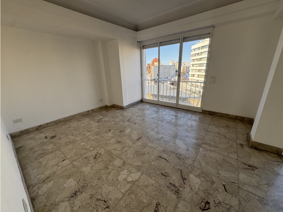 DEPARTAMENTO DE CATEGORIA EN VENTA, LA PLATA APTO BANCO — foto 3