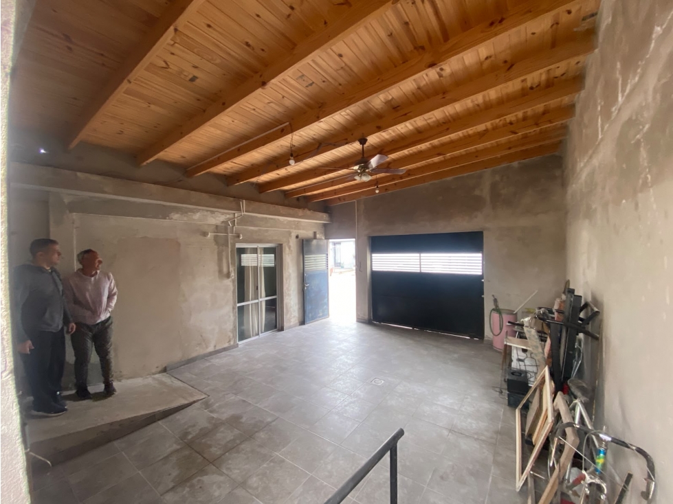casa en venta en La Plata, apto banco - 3
