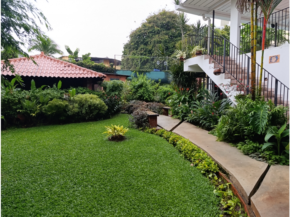 Casa en venta, El Carmen, Panamá | con piscina y local comercial | ES — foto 3
