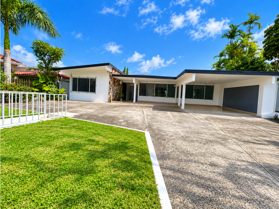 Casa en Venta en Loma Alegre, cerca de Coco del Mar | 800 m² |MZ