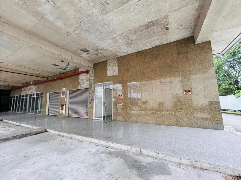 Vendo Centro Comercial Interplaza Apolo/Zona Libre De Colón (AB) - 2