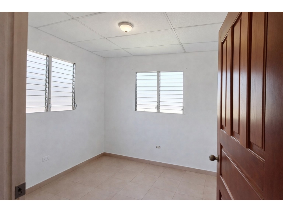 Casa en venta en Monagrillo, Chitré | Amplio terreno - ES - 4