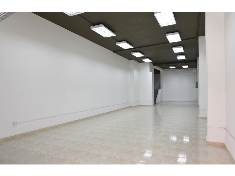 Alquiler - Local Comercial - Avenida Central, Calidonia,(AB) - 5