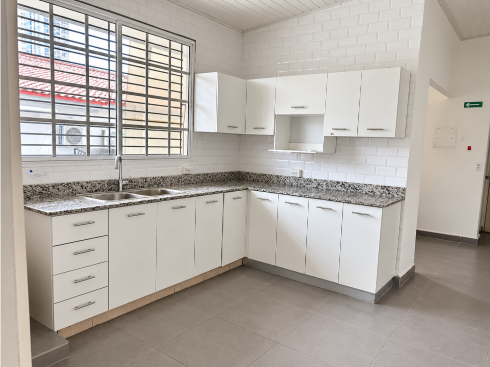 CASA EN ALQUILER EN VÍA PORRAS | PARA VIVIENDA U OFICINAS-MZ — foto 4