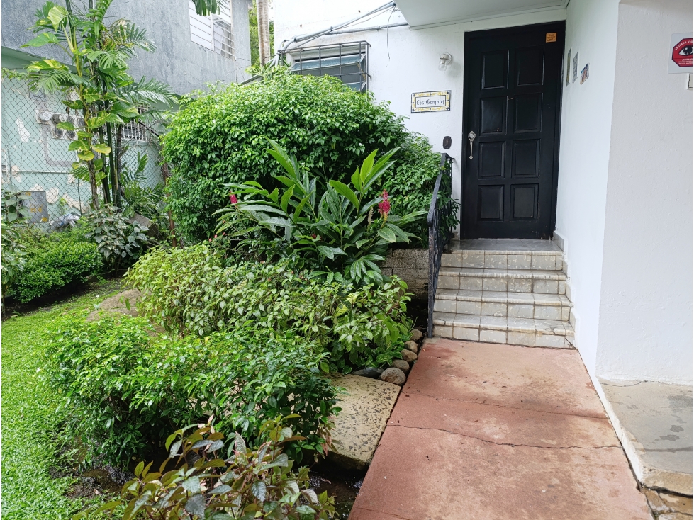 Casa en venta, El Carmen, Panamá | con piscina y local comercial | ES