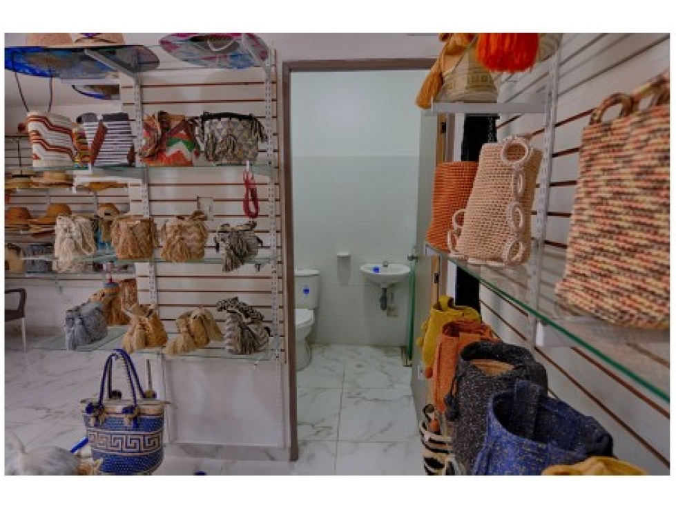LOCAL COMERCIAL EN VENTA 31 M2 ZAZUE — foto 3