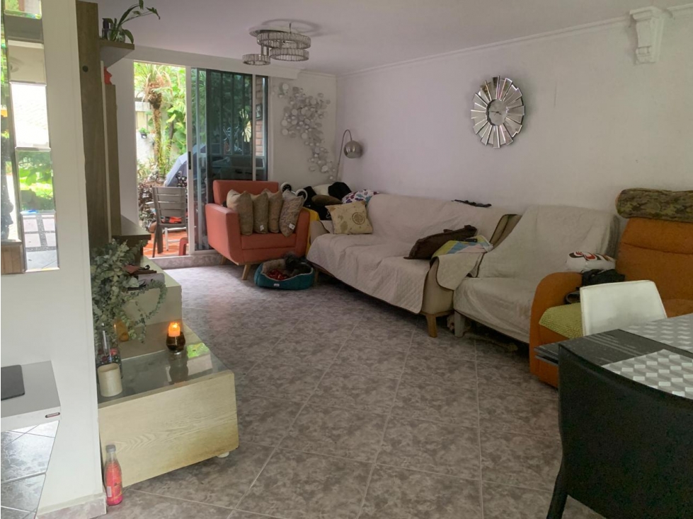 Casa en venta en Loma de los Bernal con potencial de ampliación