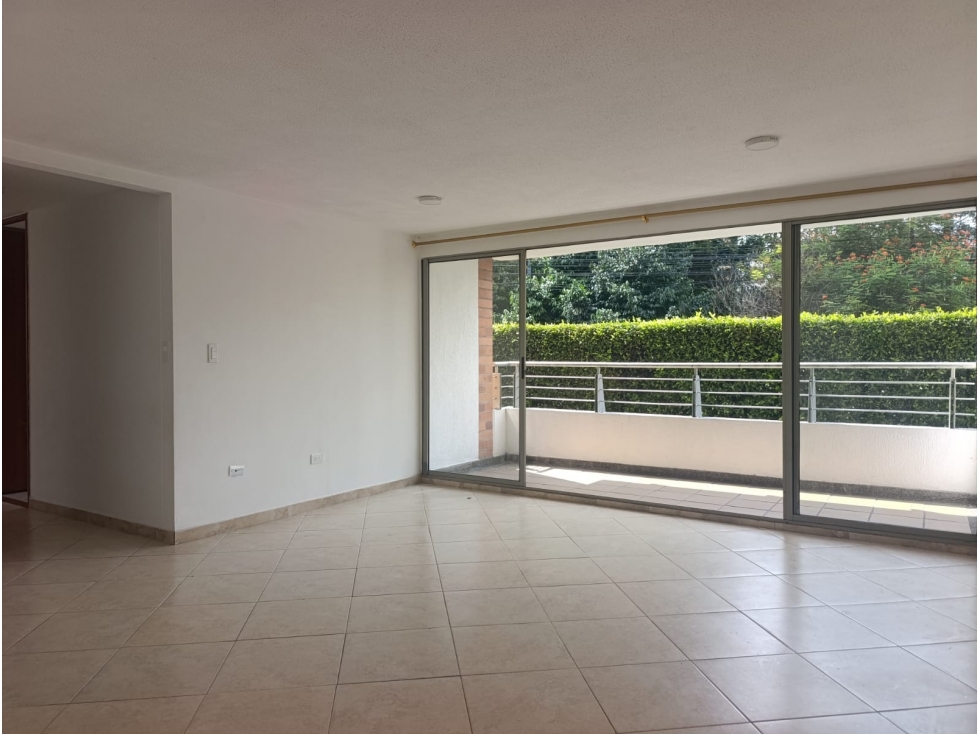 Apartamento en venta en Loma de los Bernal Medellín