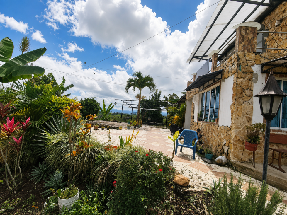 EN VENTA CASA CAMPESTRE EN ALTAGRACIA PEREIRA