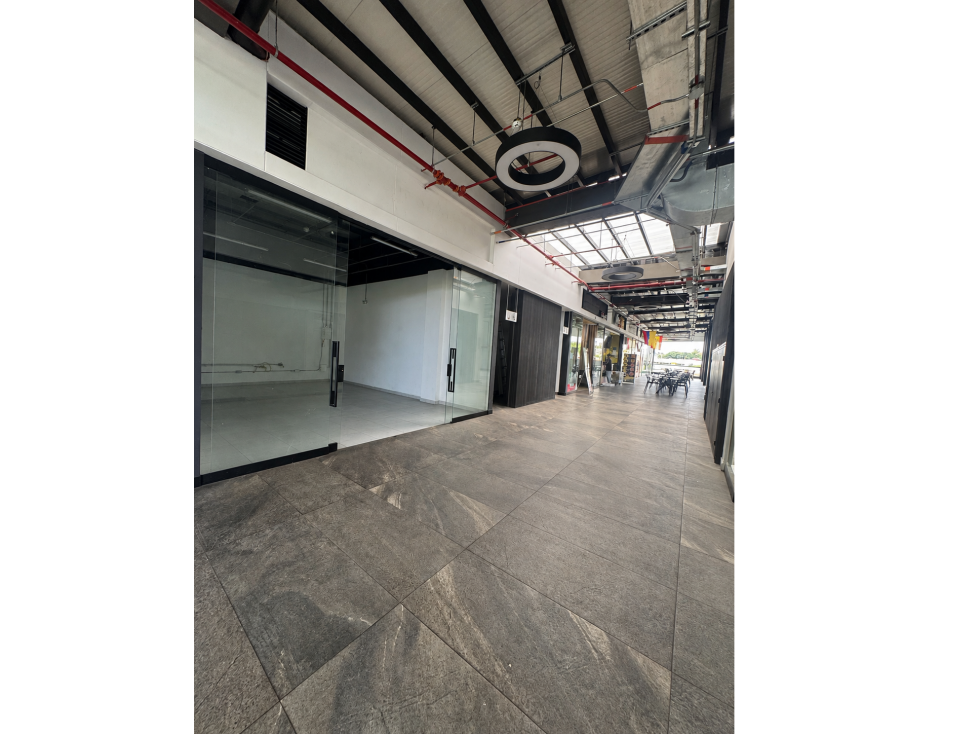 EN VENTA LOCAL COMERCIAL EN CONDINA PEREIRA - 2