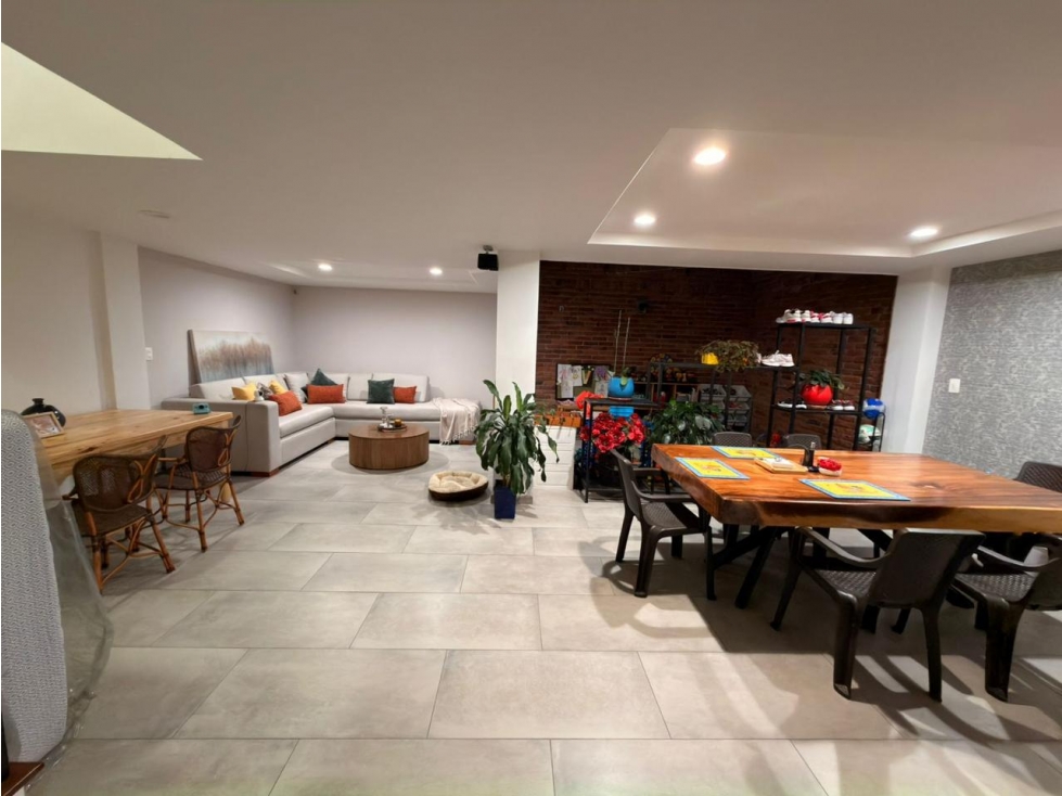 EN VENTA CASA EN PINARES PEREIRA