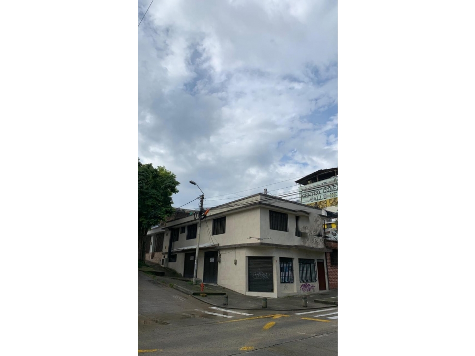 EN VENTA CASA ESQUINERA CENTRO DE PEREIRA