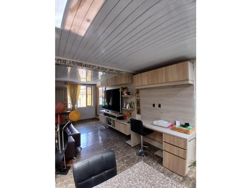 EN VENTA CASA CON 4 APARTAMENTOS EN CENTRO DE PEREIRA