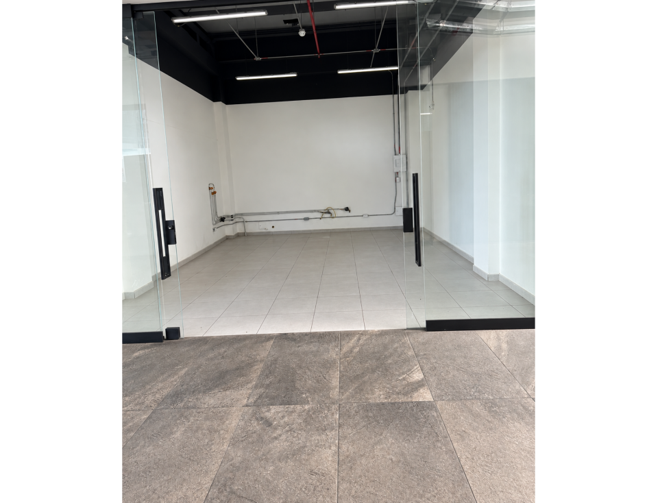 EN VENTA LOCAL COMERCIAL EN CONDINA PEREIRA - 5