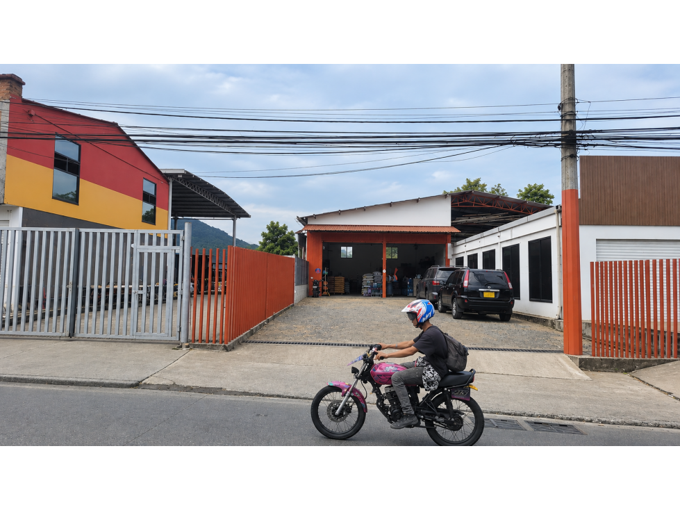 EN RENTA LOCAL COMERCIAL EN CUBA PEREIRA - 3