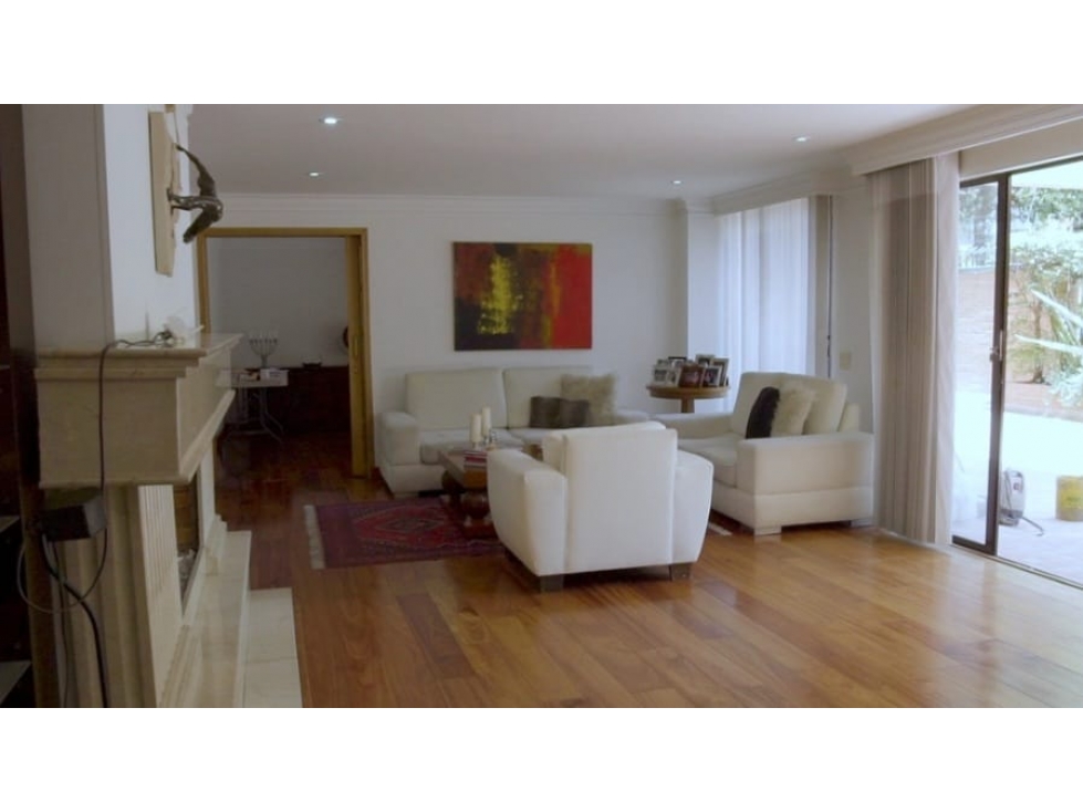 ¡REMODELADO CON TERRAZA PRIVADA DE 237 MÂ² A 2 CUADRAS DE UNICENTRO!