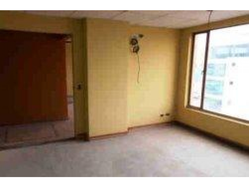 Oficina en venta en Antiguo Country, Chapinero - 1
