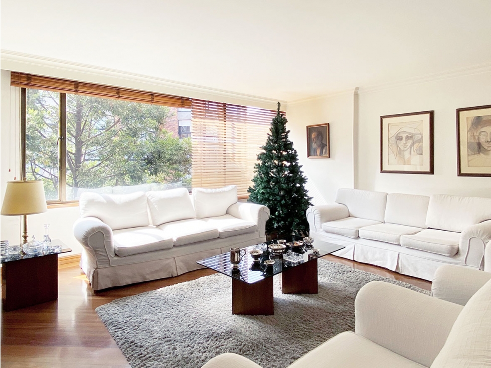 ¡240 MÂ² EXTERIORES, 4 ALCOBAS Y 4 GARAJES EN ROSALES BAJO!