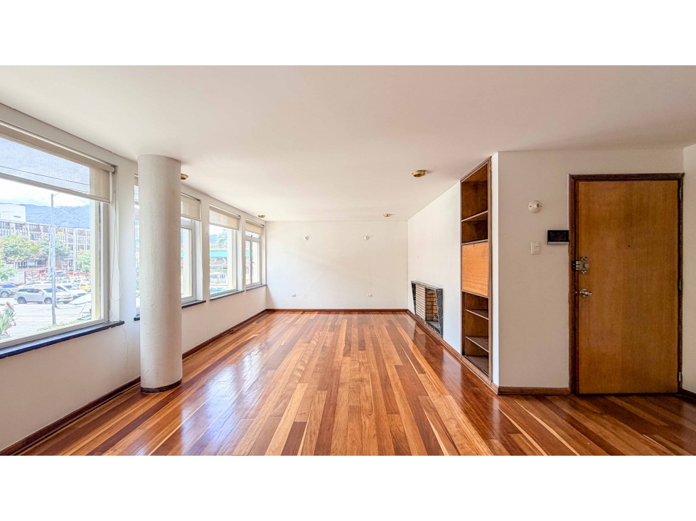 ¡133 MÂ² EXTERIORES, ALTURA DE 2.60 M Y CHIMENEA EN EL VIRREY! — foto 2