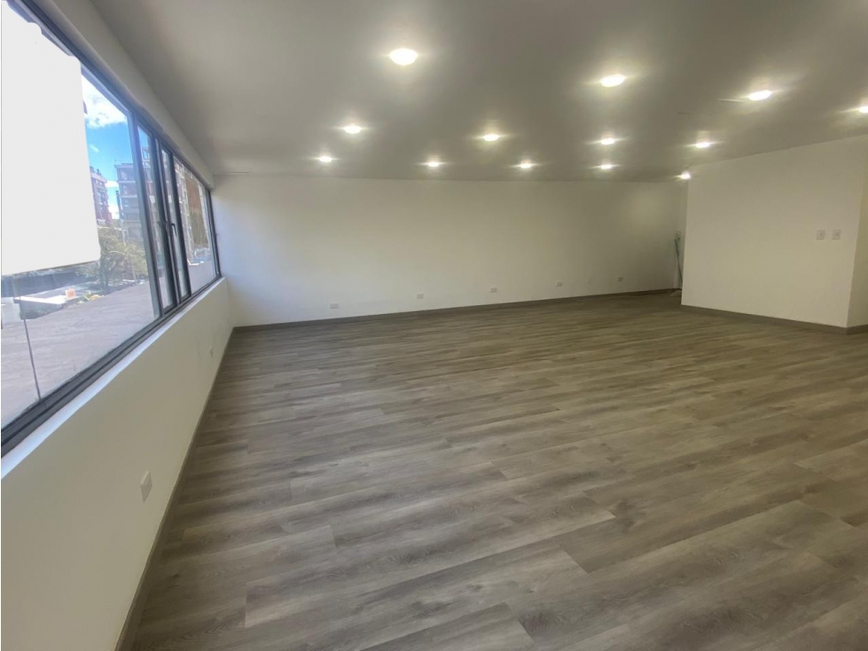 ¡90 MÂ² TOTALMENTE REMODELADOS Y 3 GARAJES EN CENTRO 93! — foto 2