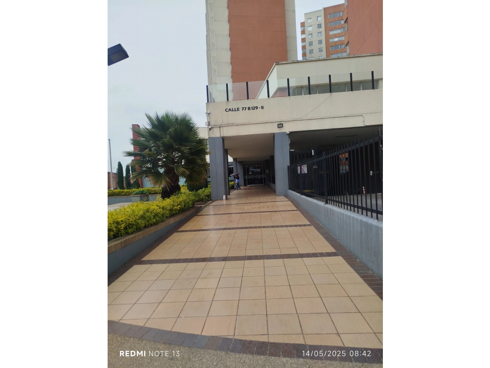 Apartamento en venta en El Dorado, Engativá — foto 2