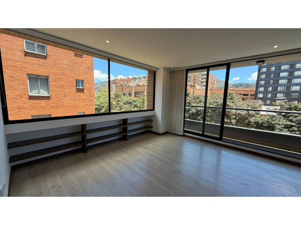 ¡101 MÂ² EXTERIORES CON BALCÃN, 2 GARAJES EN LA CALLE 106!