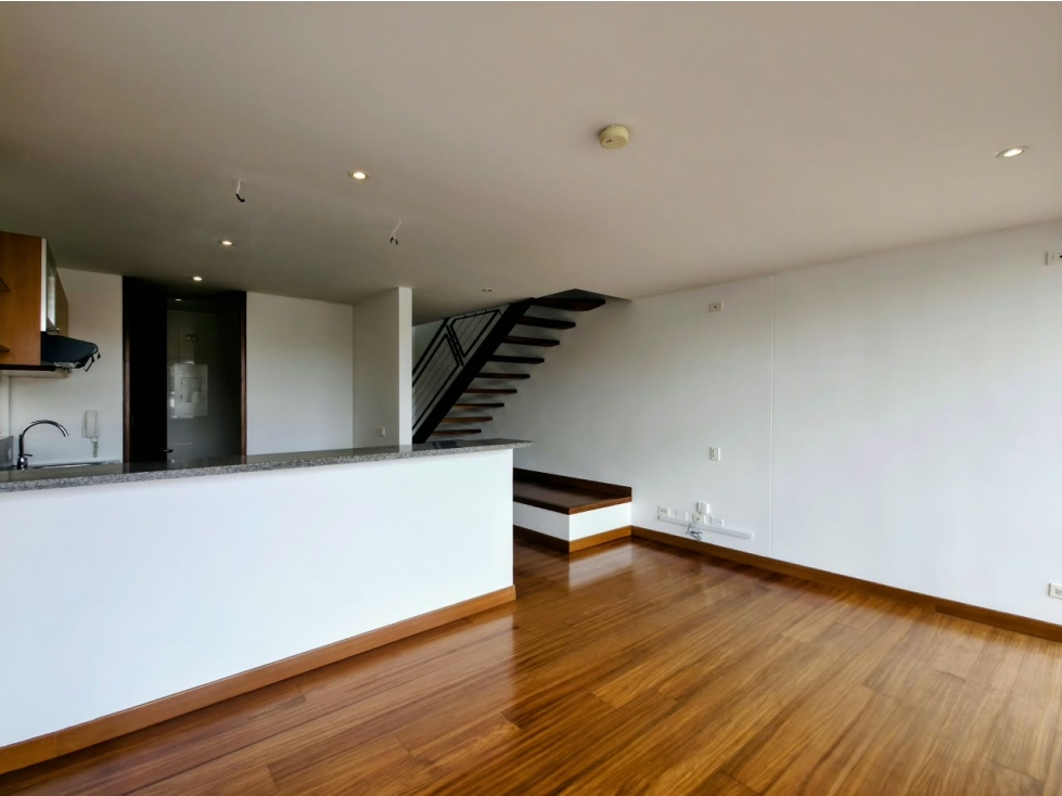 ¡DÃPLEX CON 2 BALCONES Y 2 GARAJES JUNTO AL PARQUE EL VIRREY! - 2