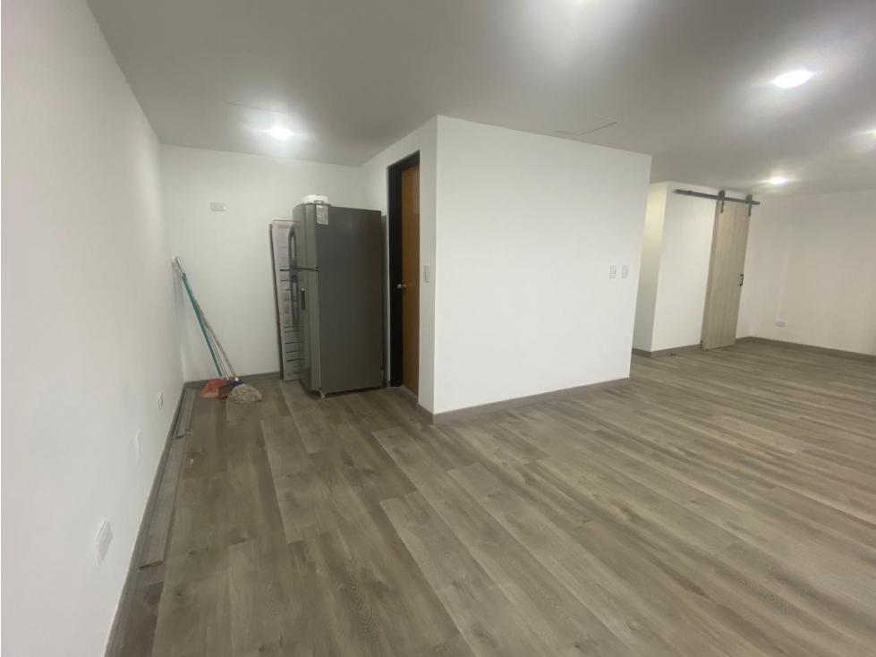 ¡90 MÂ² TOTALMENTE REMODELADOS Y 3 GARAJES EN CENTRO 93! — foto 3