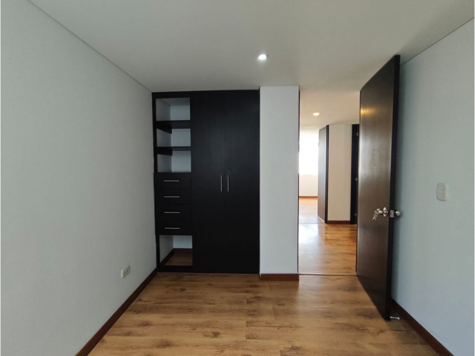 Apartamento en venta en Santa Lucía, Rafael Uribe — foto 4