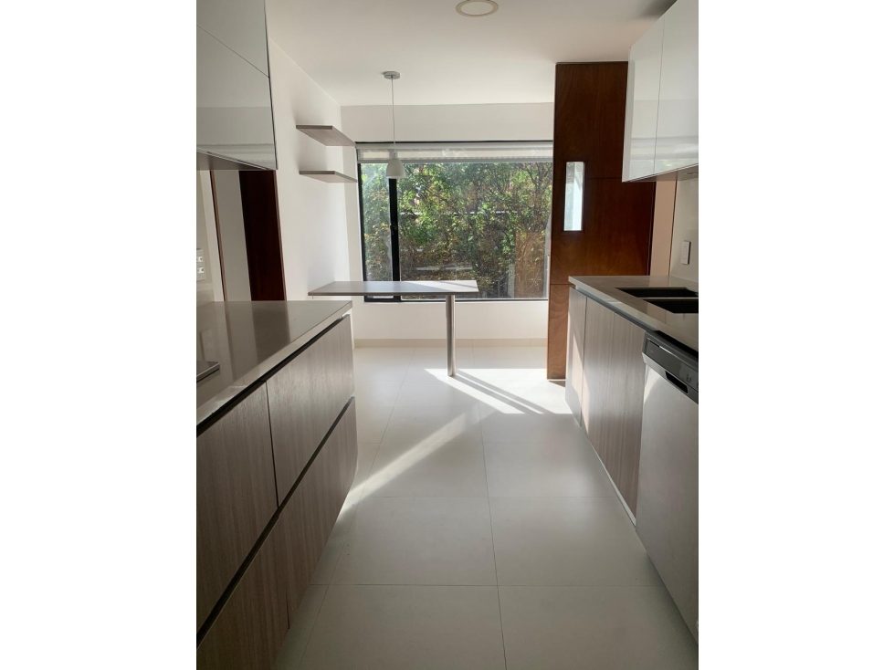 ¡250 MÂ² TOTALMENTE REMODELADOS Y ASCENSOR DIRECTO EN LA CABRERA! — foto 3