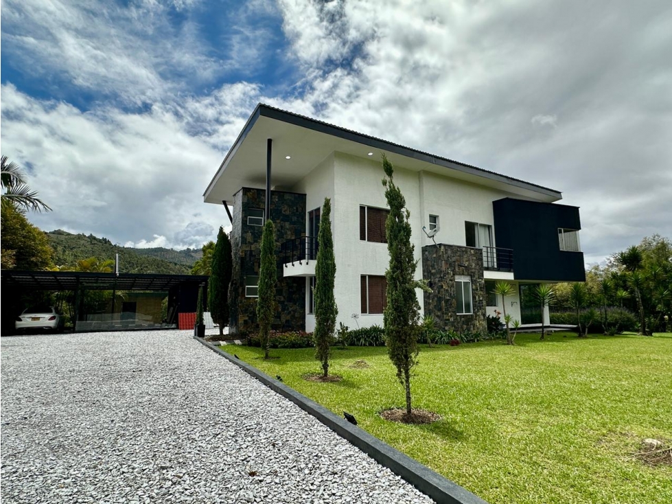 Venta de Exlusiva Casa Campestre en El Retiro