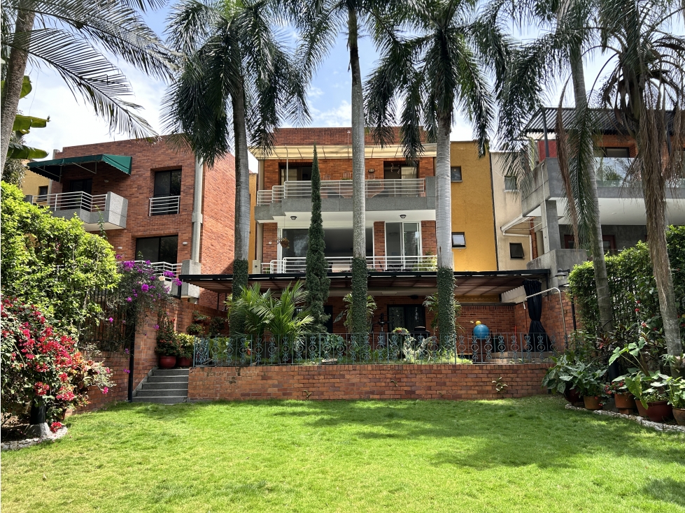 Casa en Venta Jockey Ciudad Jardín Cali