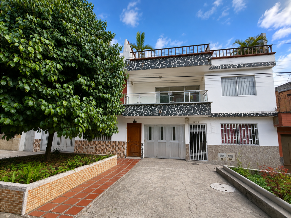 CASA BIFAMILIAR SEGUNDO Y TERCER NIVEL | LOS NARANJOS, ENVIGADO