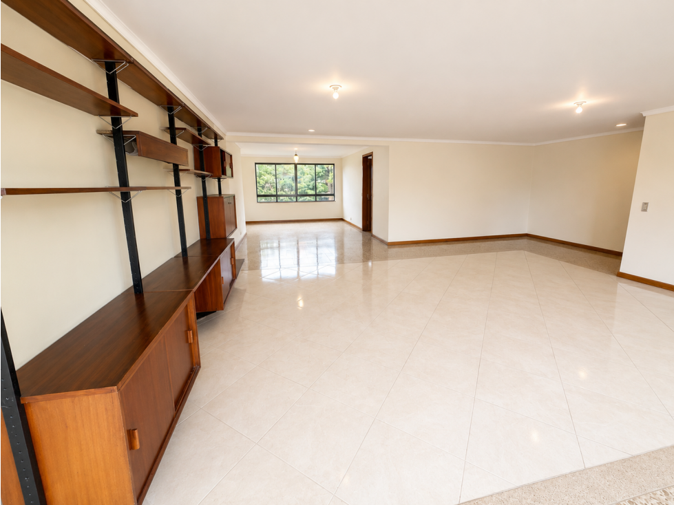 Venta de apartamento .256 m2 para remodelar en Castropol | El Poblado — foto 2