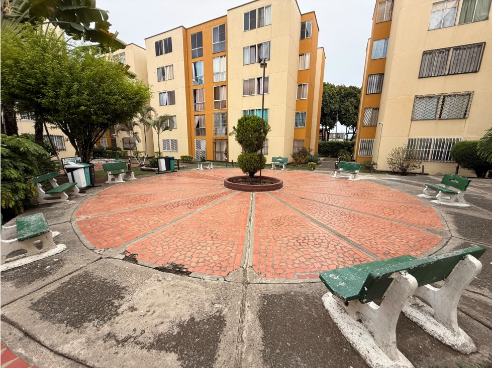 VENDO APARTAMENTO PISO 1 EN LOS ALMENDROS (JPG) CW:10491013