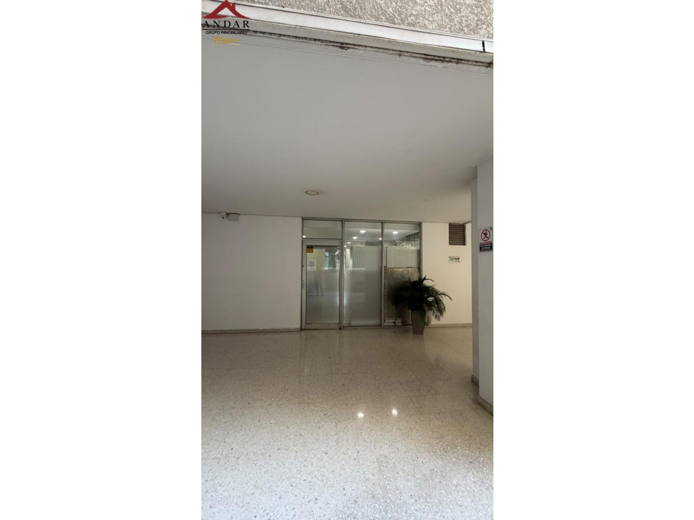 ¡Inversión imperdible! Local en Edificio Fontainebleau - 5