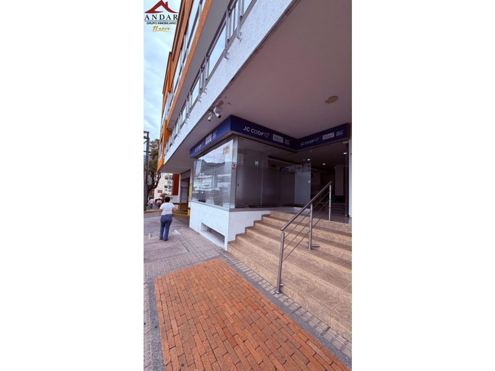 ¡Inversión imperdible! Local en Edificio Fontainebleau - 2