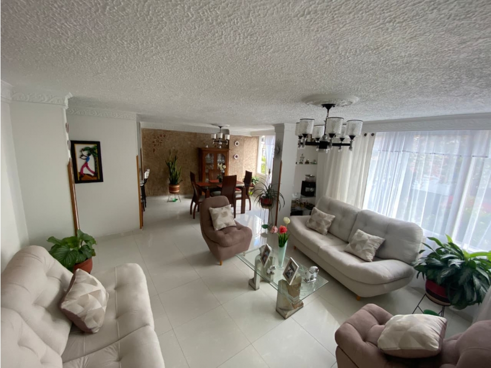 Venta de Apartamento Tercer Piso Mejoras Públicas