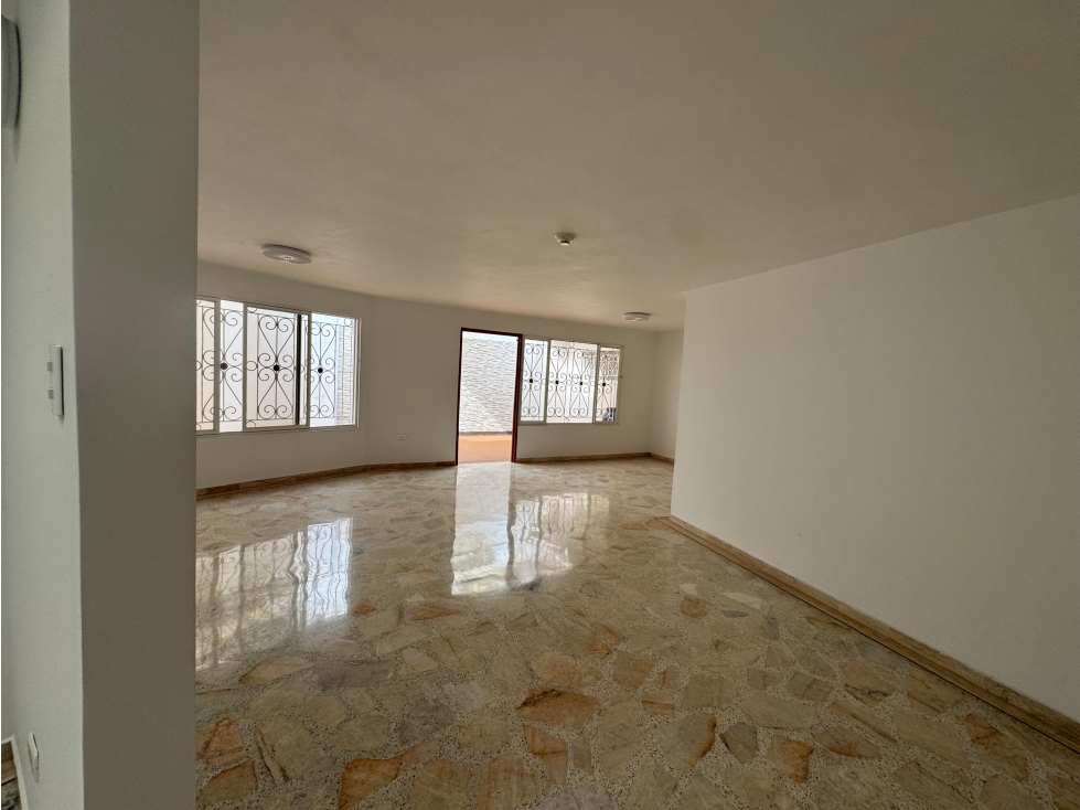 Casa en venta Prados del Norte Cali