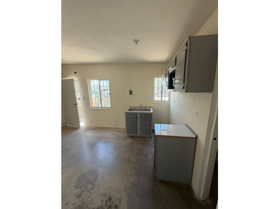 CASA EN VENTA DE CONTADO FRACC. SENDEROS DEL SOL — foto 3