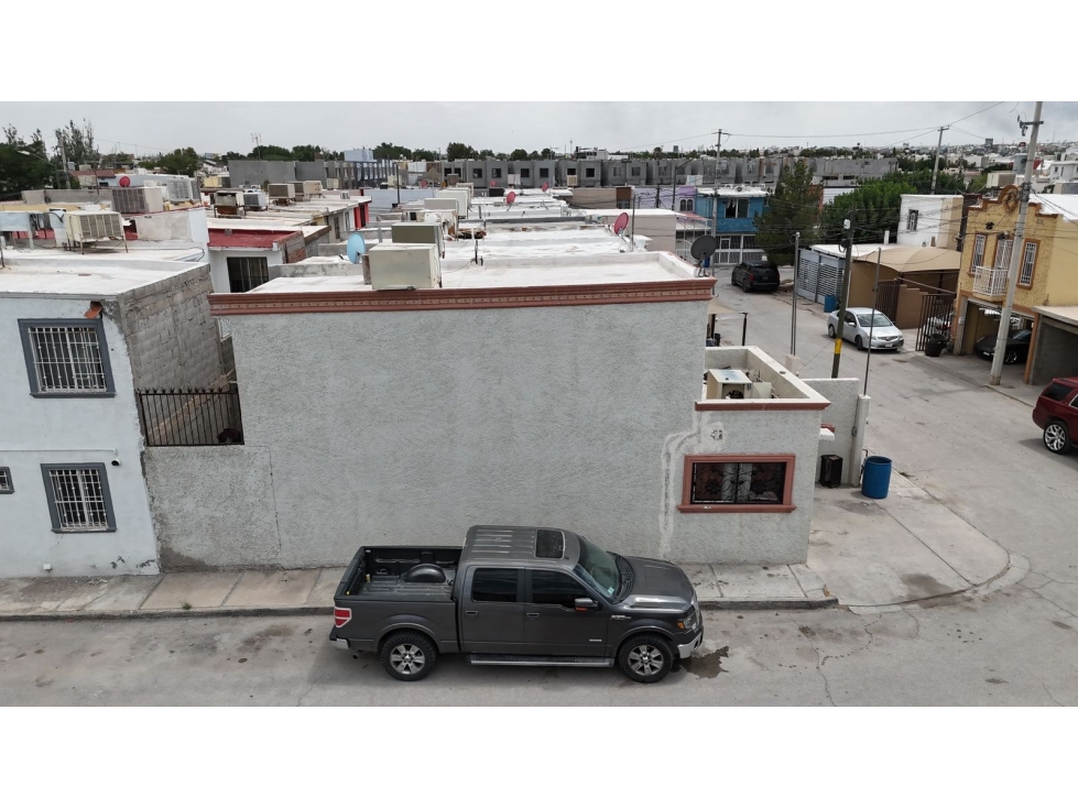 HERMOSA CASA EN PRADERA DORADA! — foto 4