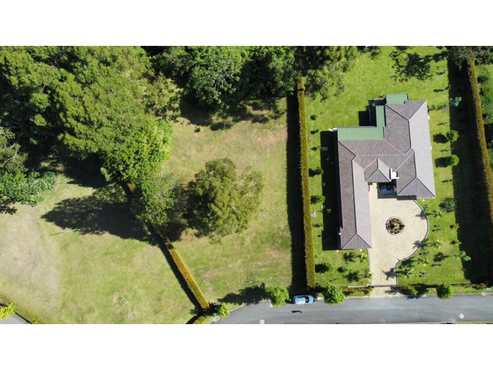 SE VENDE LOTE DE 2561.6 M2 EN PARCELACIÓN EN LA CEJA - 4
