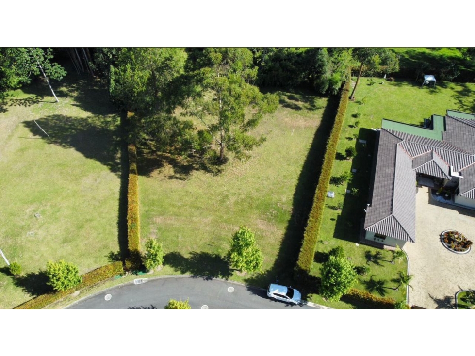 SE VENDE LOTE DE 2561.6 M2 EN PARCELACIÓN EN LA CEJA - 5