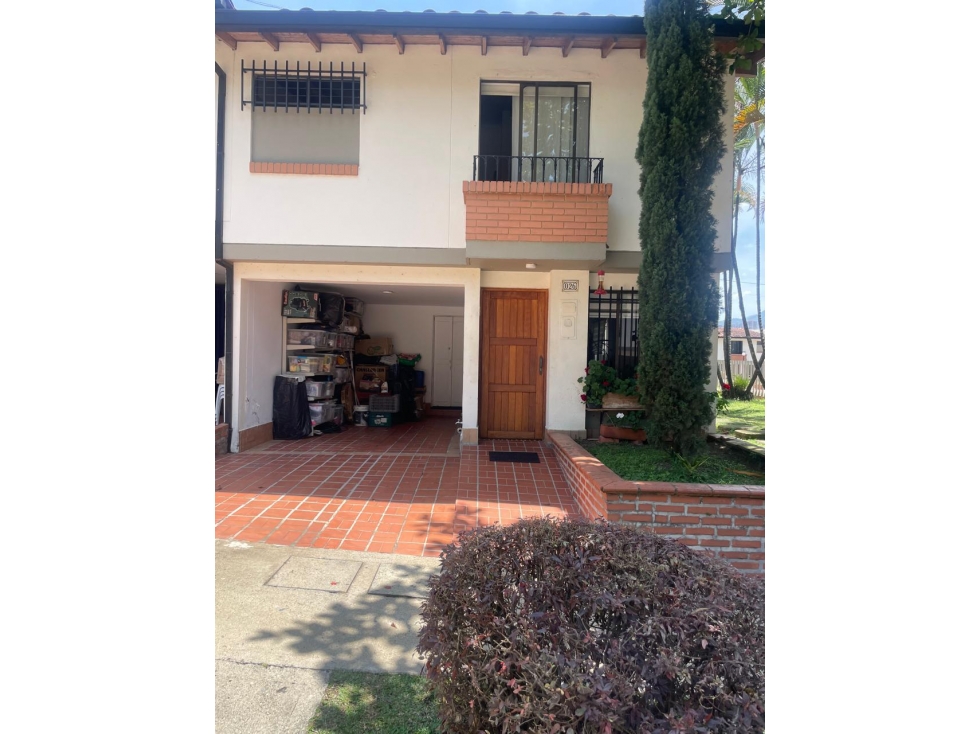 Casa esquinera en Unidad Cerrada Sabaneta — foto 3